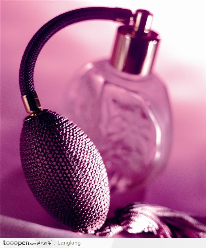 紫色香水瓶