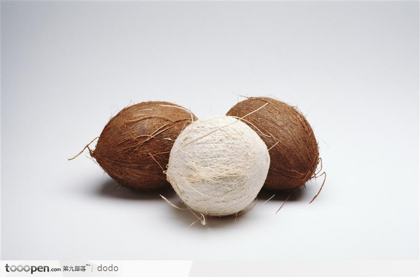 三个椰子