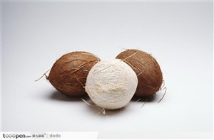 三个椰子