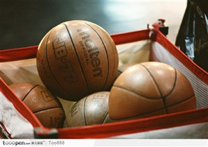 一筐篮球