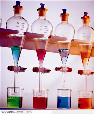 四色玻璃实验器皿