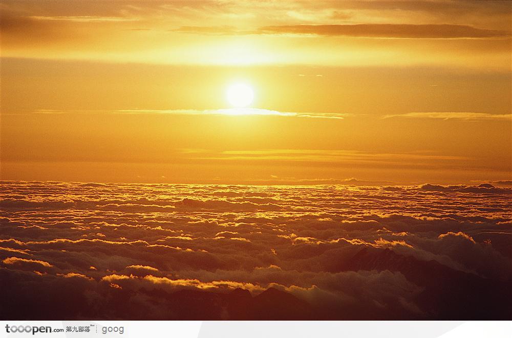 夕阳晚霞与彩云