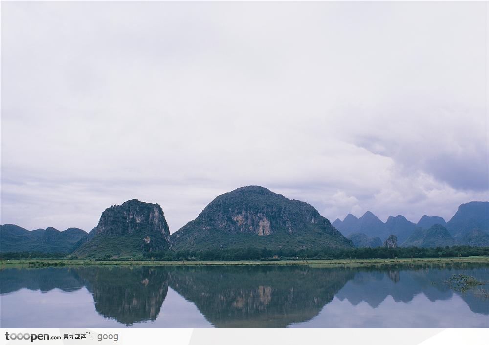 山脉与河流图