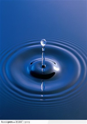 泛起漣漪的水面