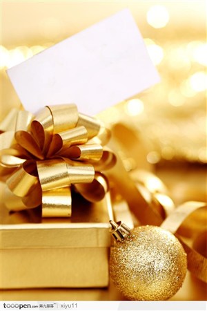 漂亮的金色圣诞礼盒