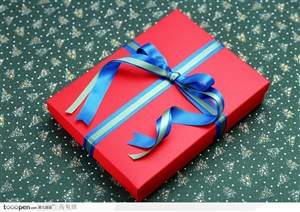 圣诞礼物——红色礼品包装盒