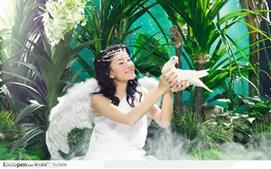 现代婚纱摄影照－－放飞白鸽 和平鸽的美女新娘