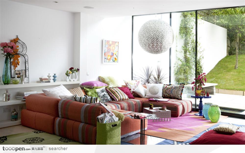 现代风格客厅和布艺沙发