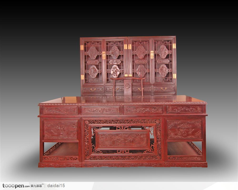 中华传统家具-红色木雕桌子