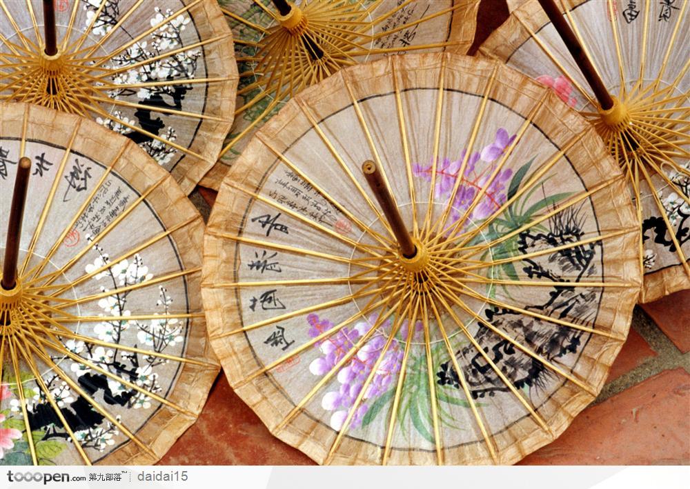 中国传统工艺品-倒放的纸油伞