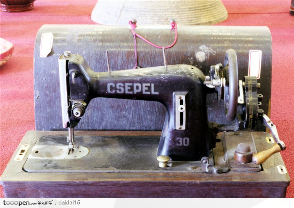 古老的老式缝纫机