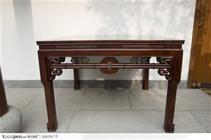 中华传统家具-精美的桌子