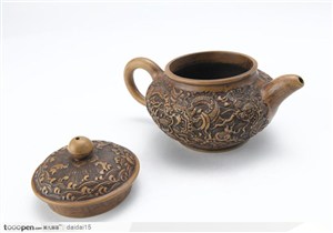 中华传统工艺品-刻着龙的紫砂壶