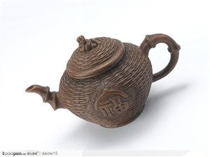中华传统工艺品斜放的紫砂壶