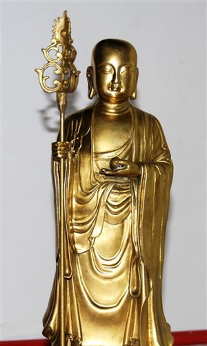 中华传统镀金的佛像唐曾