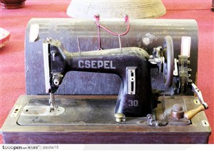 古老的老式缝纫机