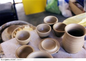 中国传统工艺品-陶罐