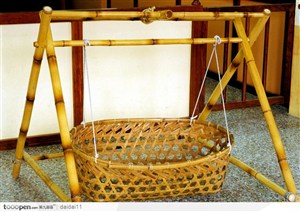竹制传统婴儿摇篮