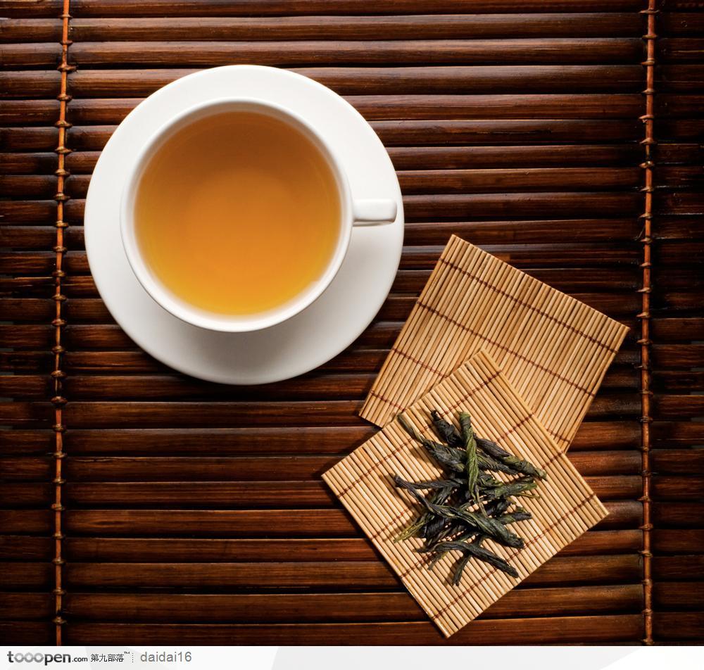 中华传统茶杯和茶叶图片素材