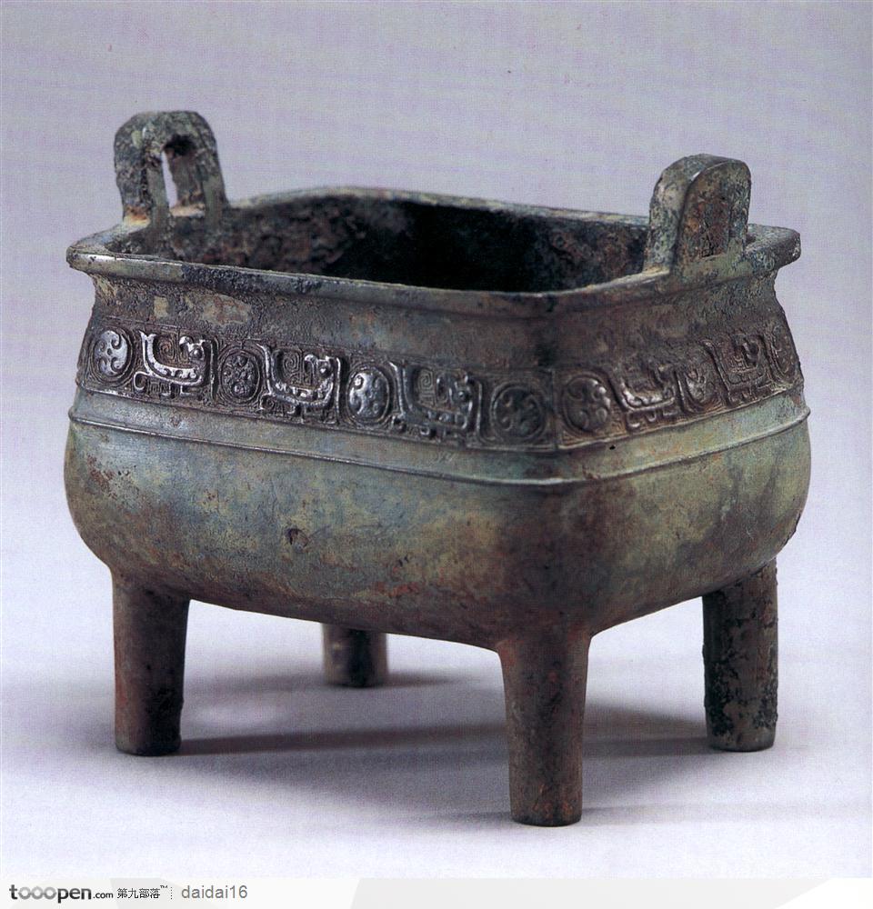 中华传统青铜器圆底的食器鼎