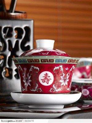 中华传统工艺-红色茶杯特写