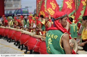 中华传统庆典表演打鼓