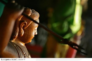 传统佛像-拿叉子的女佛像