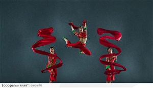 中国传统技艺-舞动红色彩带