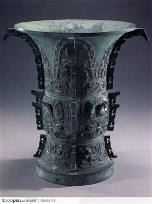 中华传统-长满铜锈的花瓶