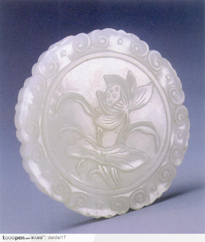 中华传统工艺-圆形白色荷花玉器