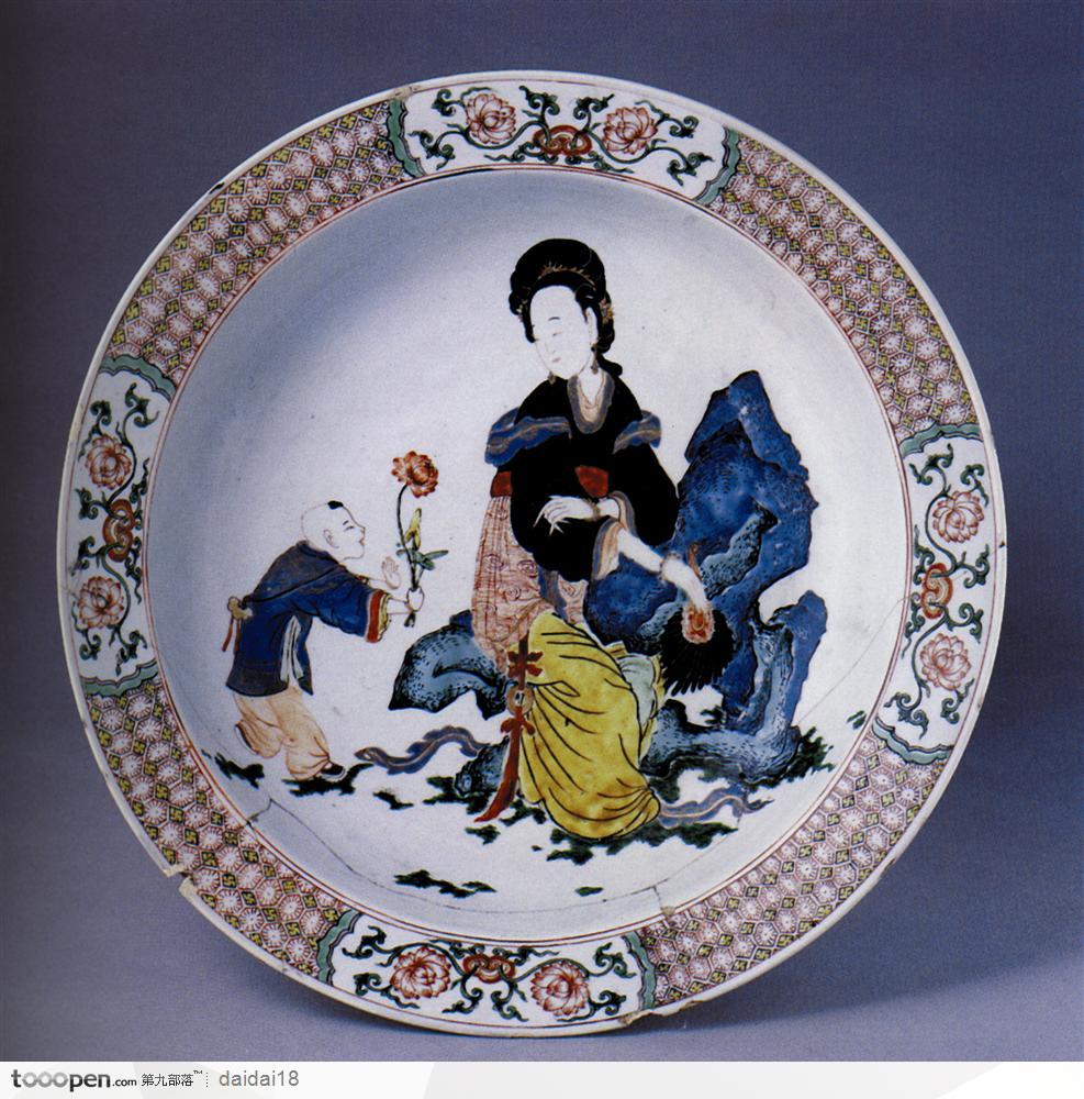 中华传统工艺-坐着的妇女盘子