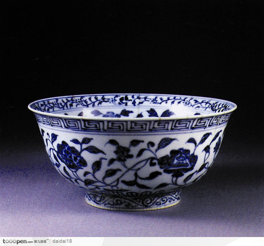 中华传统-蓝色花纹碗