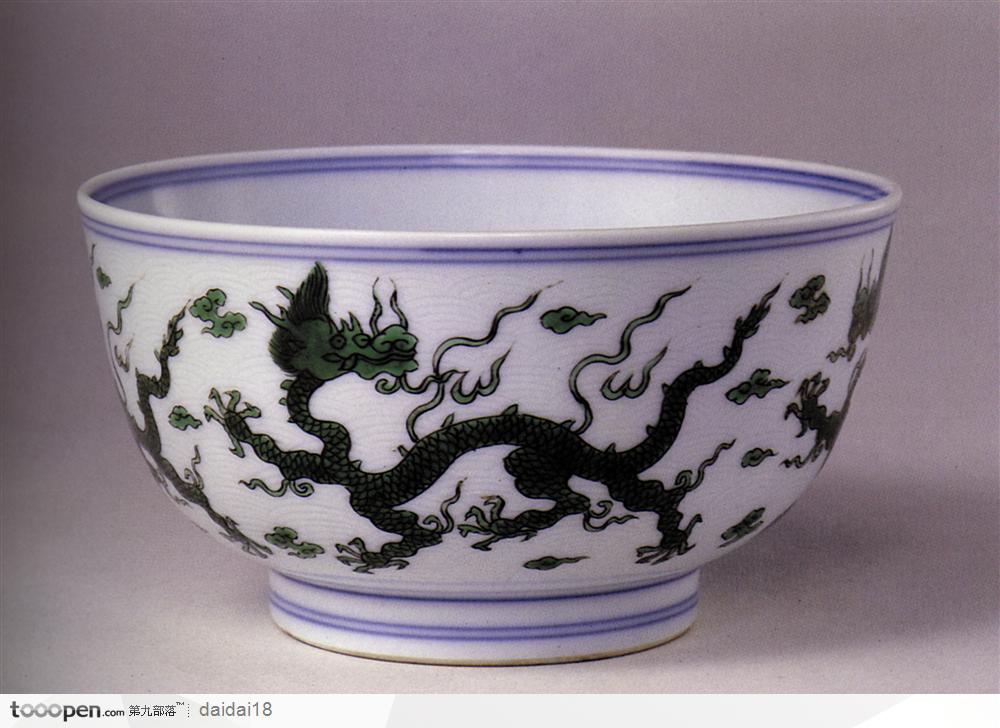 中华传统-青龙花纹瓷碗