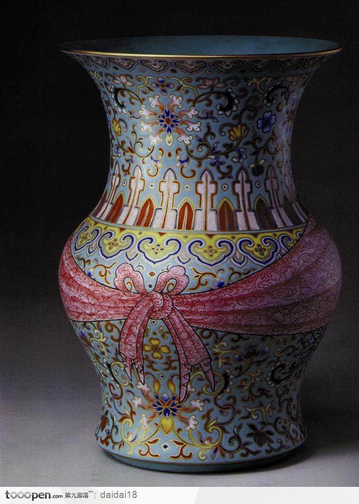 传统瓷器-彩色花纹的瓷器