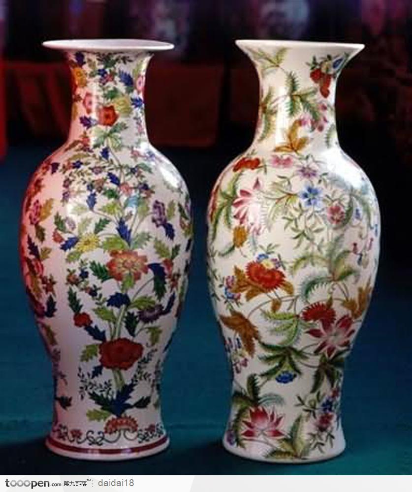 传统工艺-一对漂亮的彩色花瓶