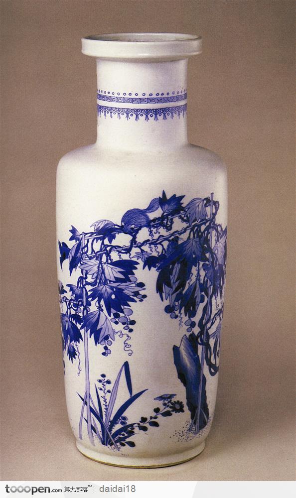 中华传统瓷器-葡萄与兰花花纹花瓶