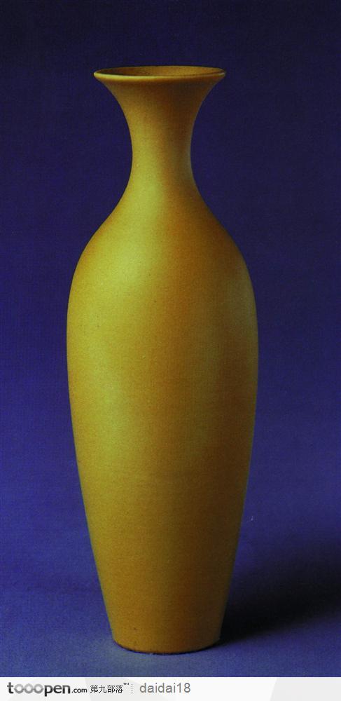 中华传统工艺-黄色的花瓶