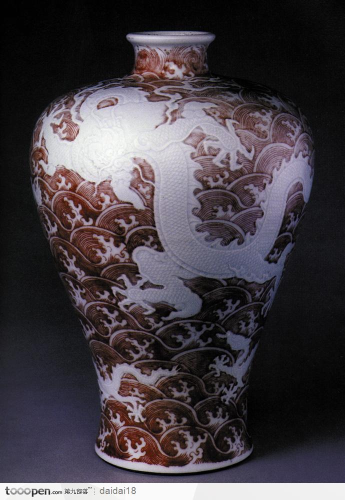 中华传统-褐色龙纹花瓶