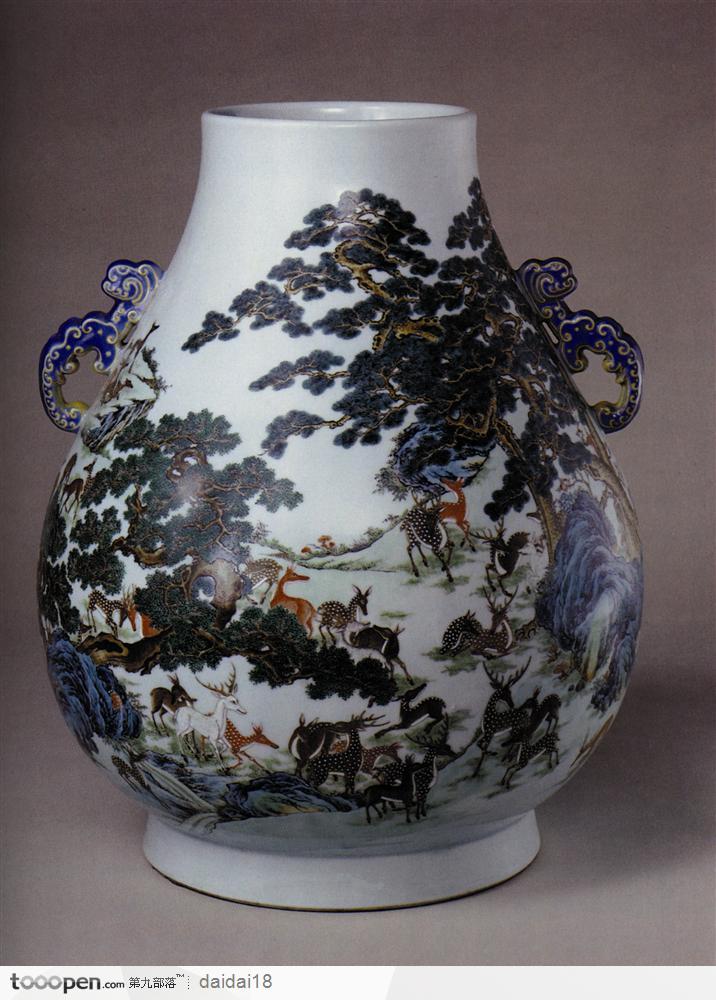 中华传统-双耳松树和鹿花纹瓷器