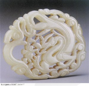 传统工艺-镂空雕刻的凤凰玉器