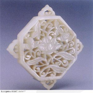 中华传统工艺-镂空雕刻的荷花玉器