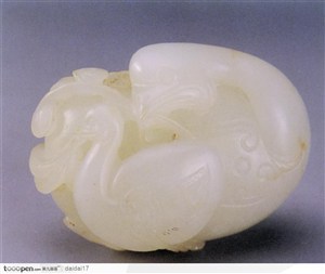 中华传统-雕刻精美的白色鸭子