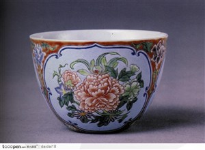 传统瓷器-粉色的牡丹花瓷碗