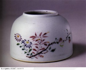 中华传统-彩色花朵的碗