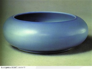 中华传统瓷器-青色的瓷盒
