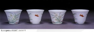 中华传统瓷器-兰花花纹的茶杯