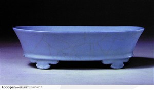 中华传统瓷器-青色的盘子