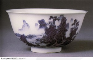 中华传统瓷器-巍峨的山花纹瓷器