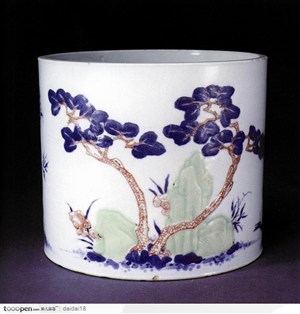 中华传统瓷器-松树花纹笔筒