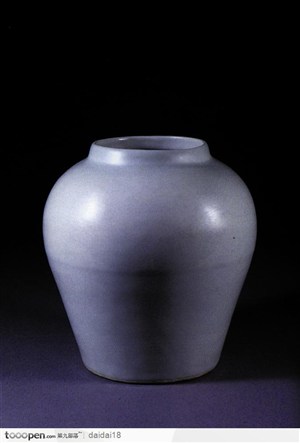 中华传统工艺-白色的瓷罐